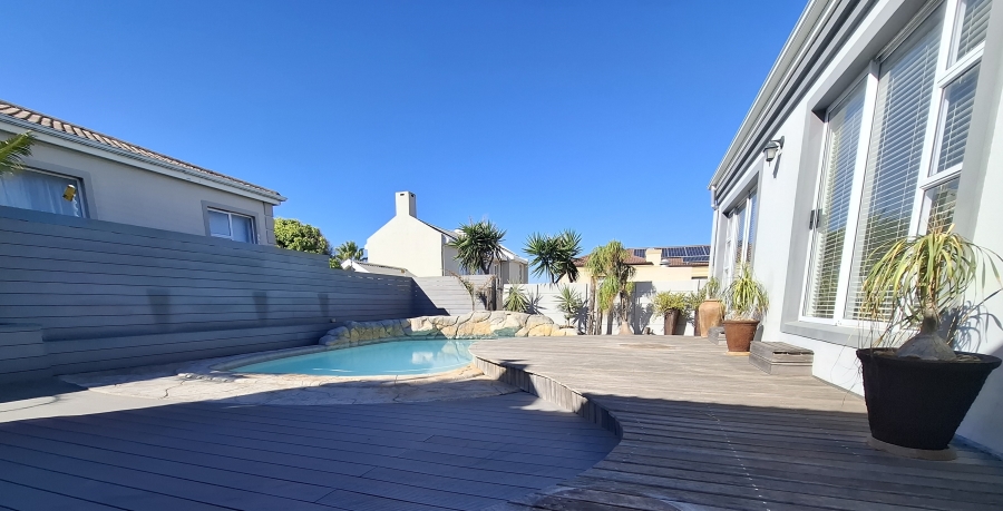 4 Bedroom Property for Sale in West Beach Western Cape